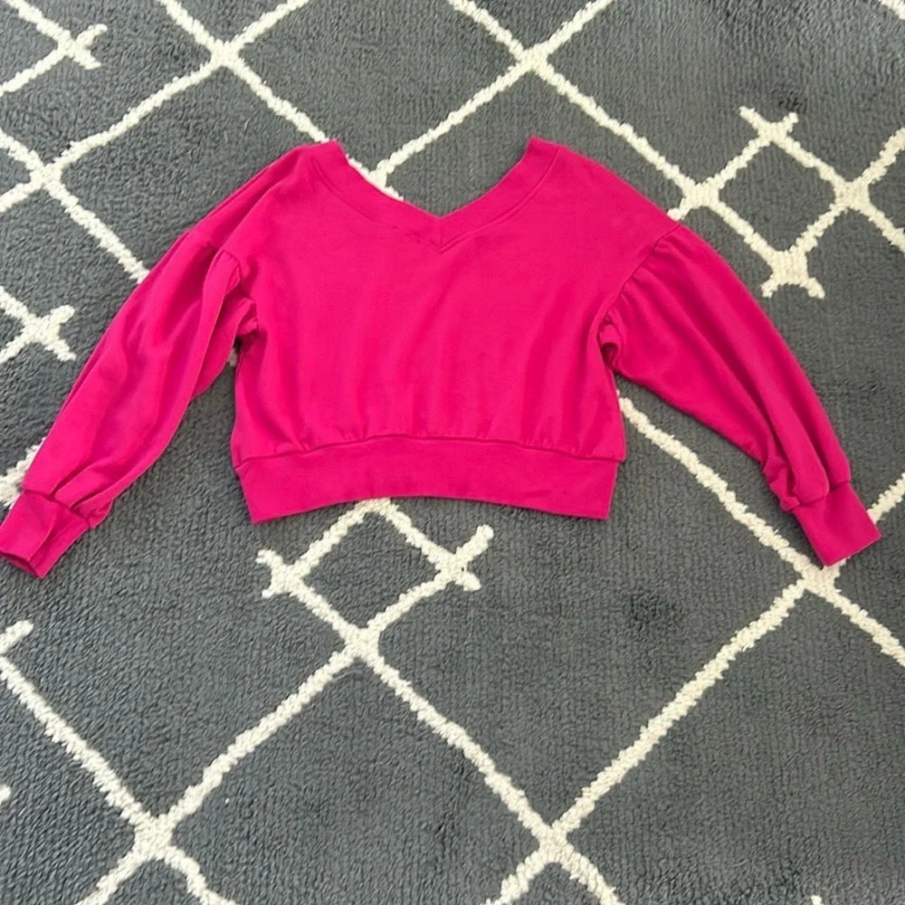 Double V Cropped Puff Sleeve Sweatshirt